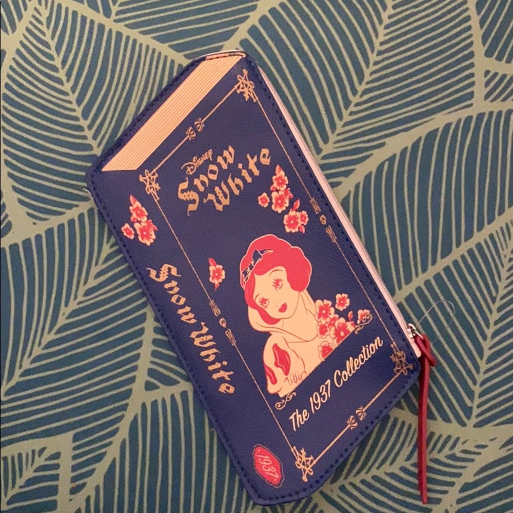 Besame Cosmetics Snow White Makeup Bag